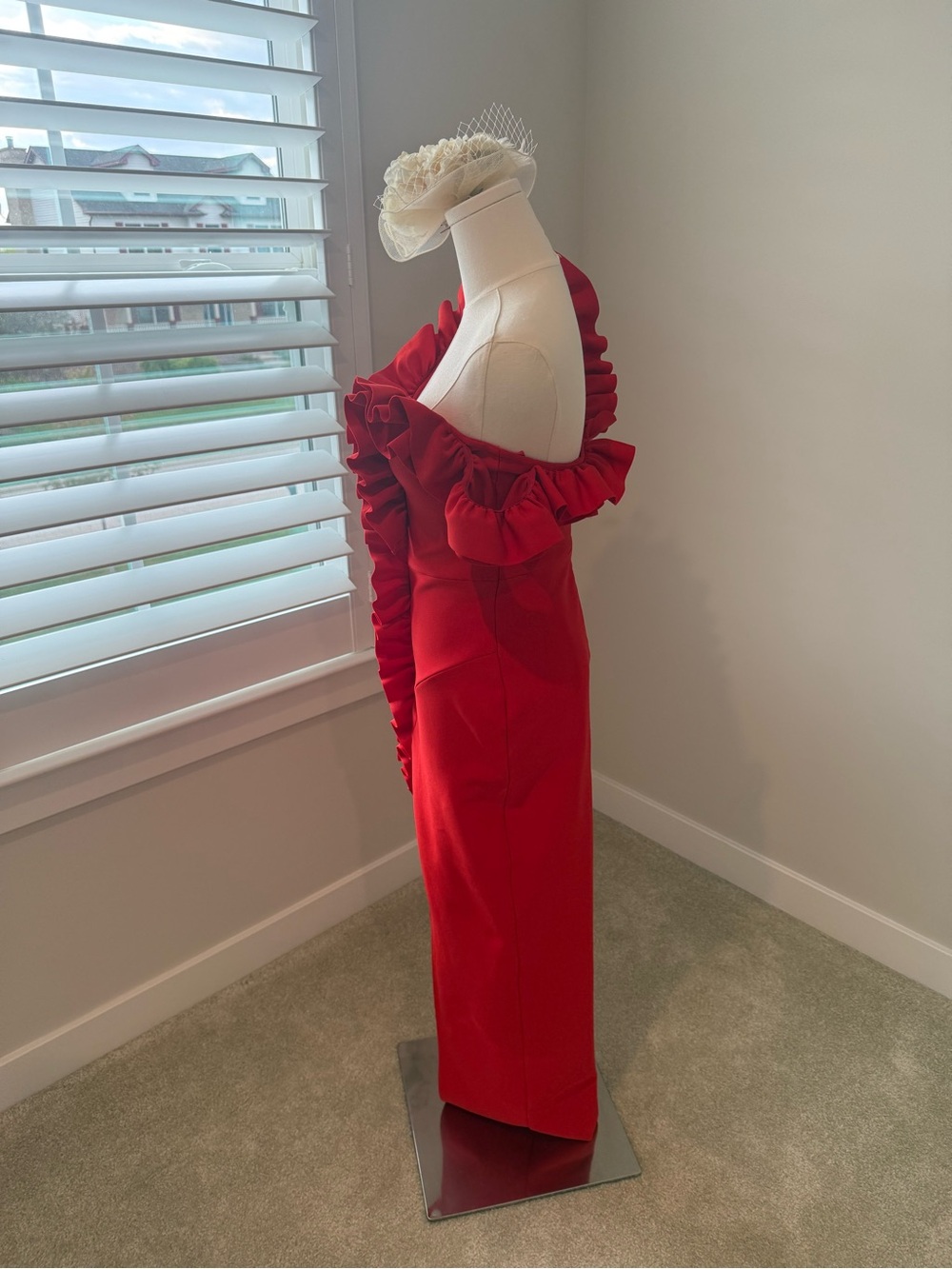 Red Ruffle Detail Bodycon Dress - Picture 6 of 8